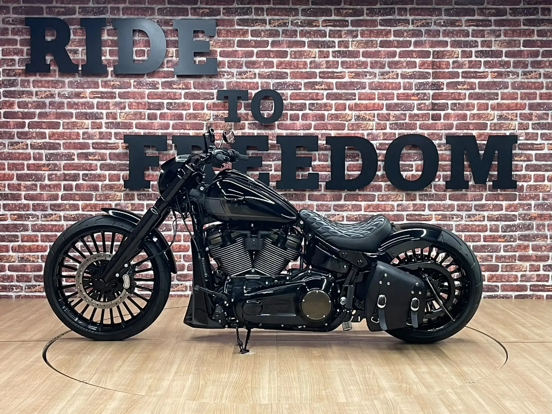 Harley-Davidson Breakout 117
