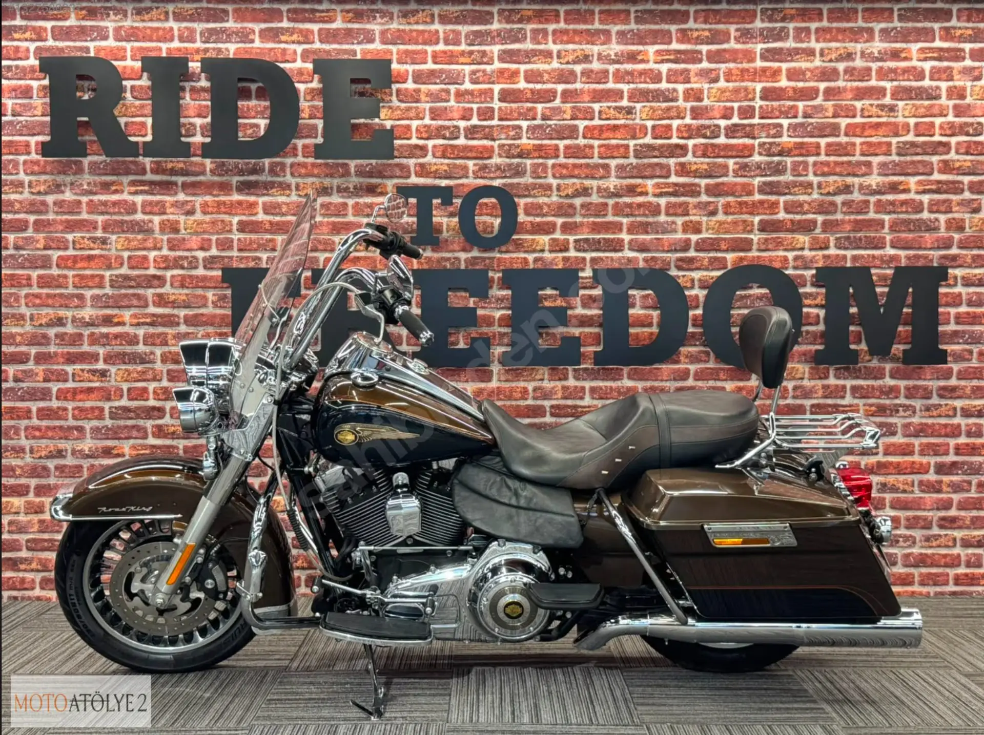 Harley-Davidson Road King Classic FLHRCI