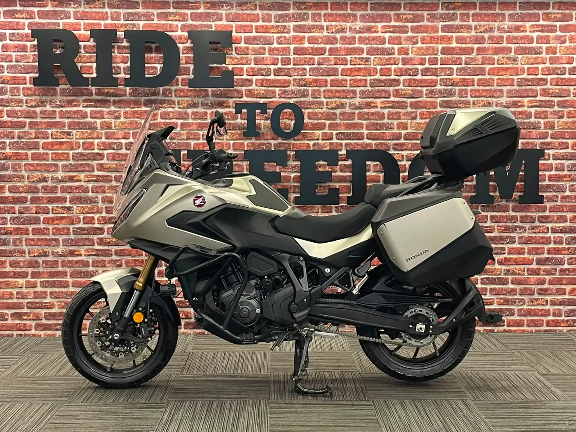 Honda NT 1100 DCT
