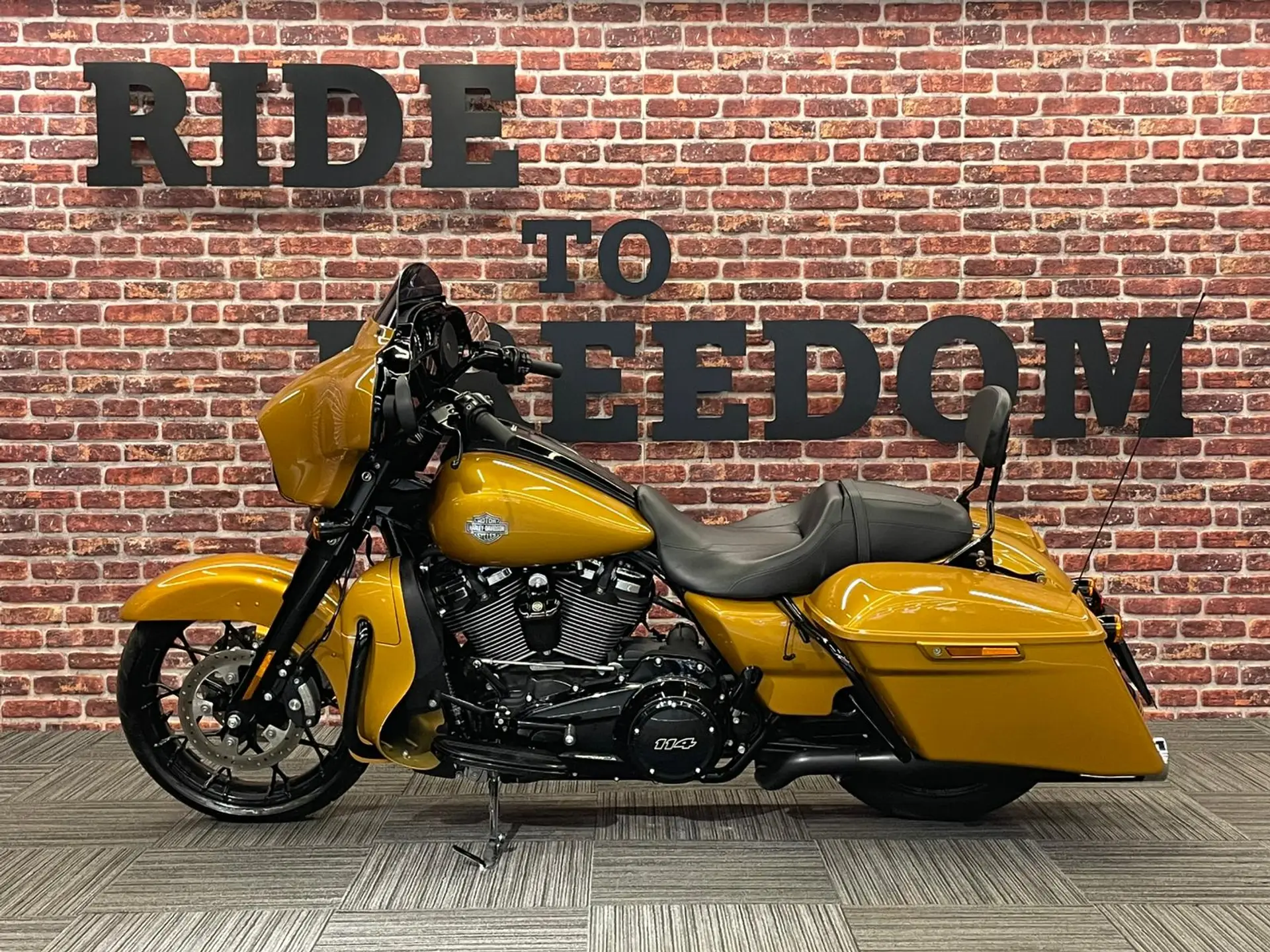 Harley-Davidson FLHX Street Glide