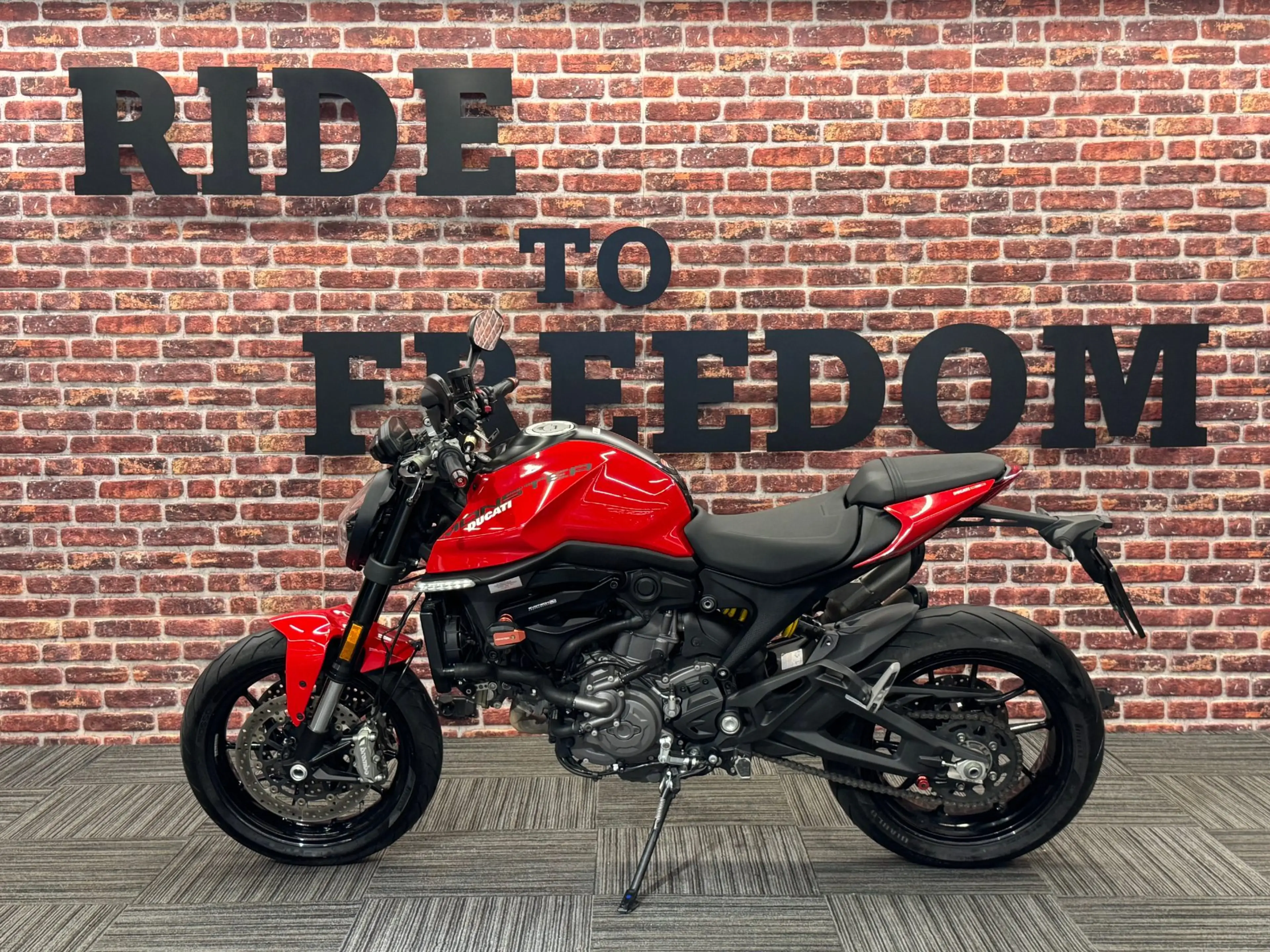 Ducati Monster 937